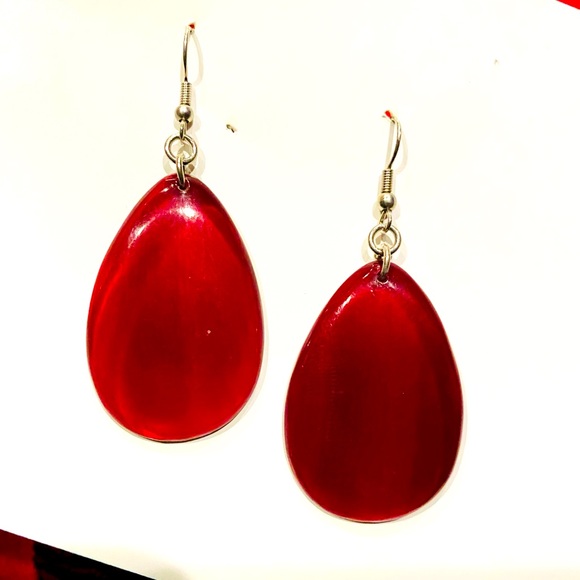 Red Teardrop Horn Earrings - Picture 3 of 4
